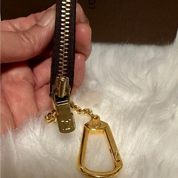 Louis Vuitton Key Pouch - Picture 3 of 4